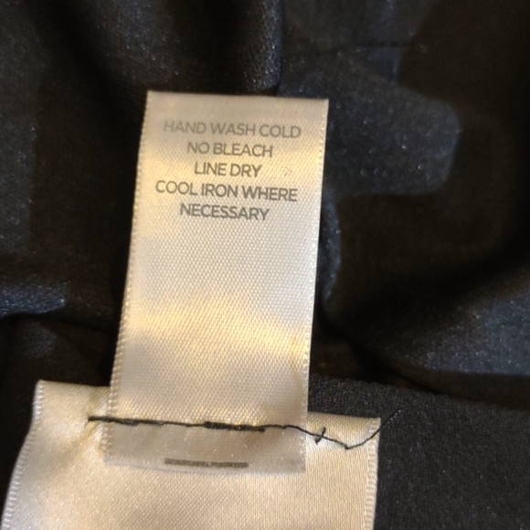 NWOT Avenue Plus Size 28 Black Polyester Flare Skirt - Picture 4 of 5